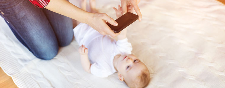 Partager les photos de son bébé sur les réseaux sociaux ? Pourquoi c'est une très mauvaise idée